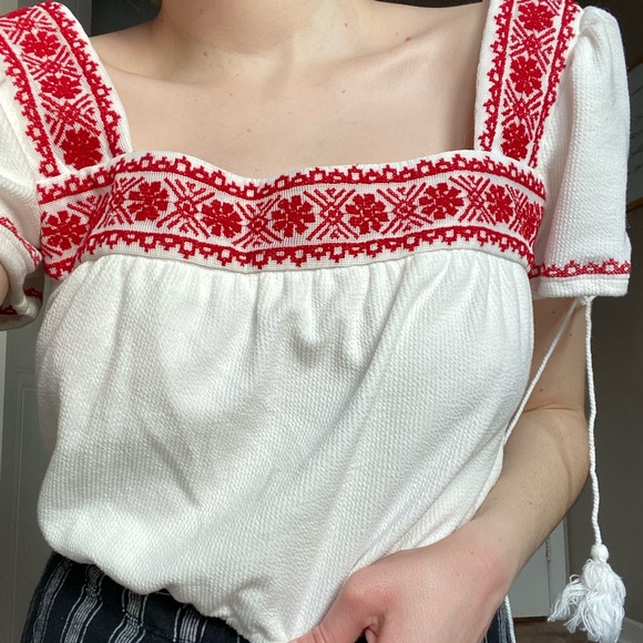Forever 21 Tops - Forever 21 red white crop top